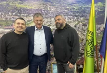Haris Dubica, reditelj muzičkih spotova i književnik, posjetio gradonačelnika Zenice Fuada Kasumovića i predstavio projekt snimanja filma